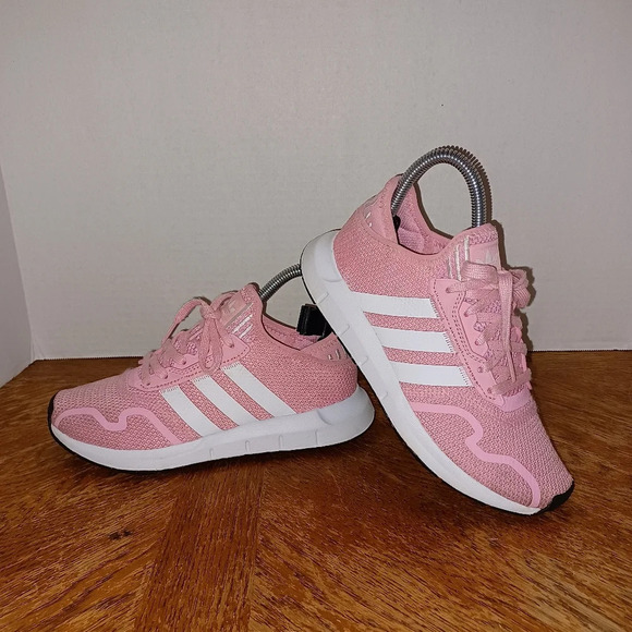 Womens Adidas Originals Swift Run 2020 Running Shoes Size 4. Gently used in good - Picture 1 of 10